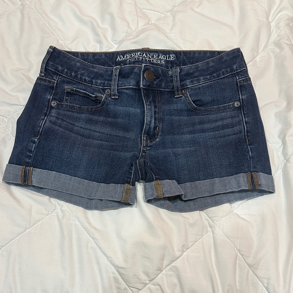 NWOT American Eagle Outfitters Women's Cuffed Jean Shorts - Dark Blue size 2